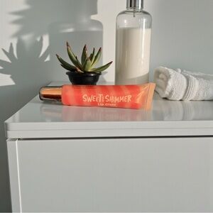 Sweet and Shimmer Pink Swirl Lip Gloss